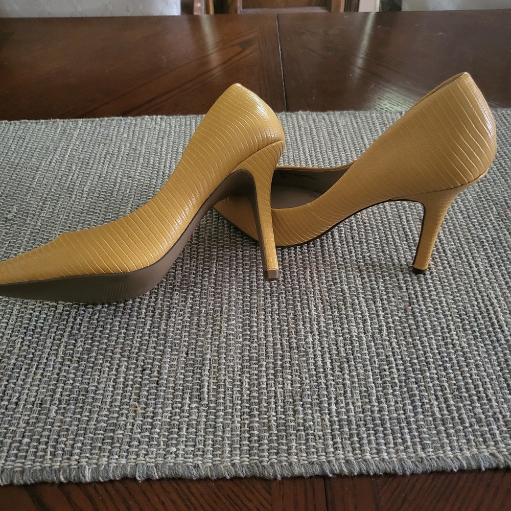 Shoes - Picture 2 of 3
